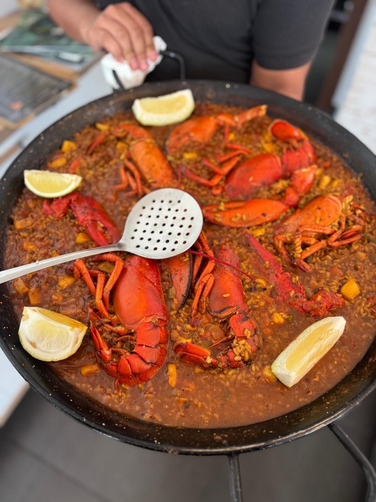 Paella con bogavante en El Botánico de Ramón y Marisol